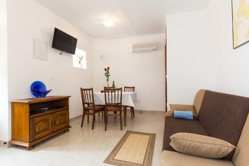 Holiday Home Mery Malinska Dış mekan fotoğraf