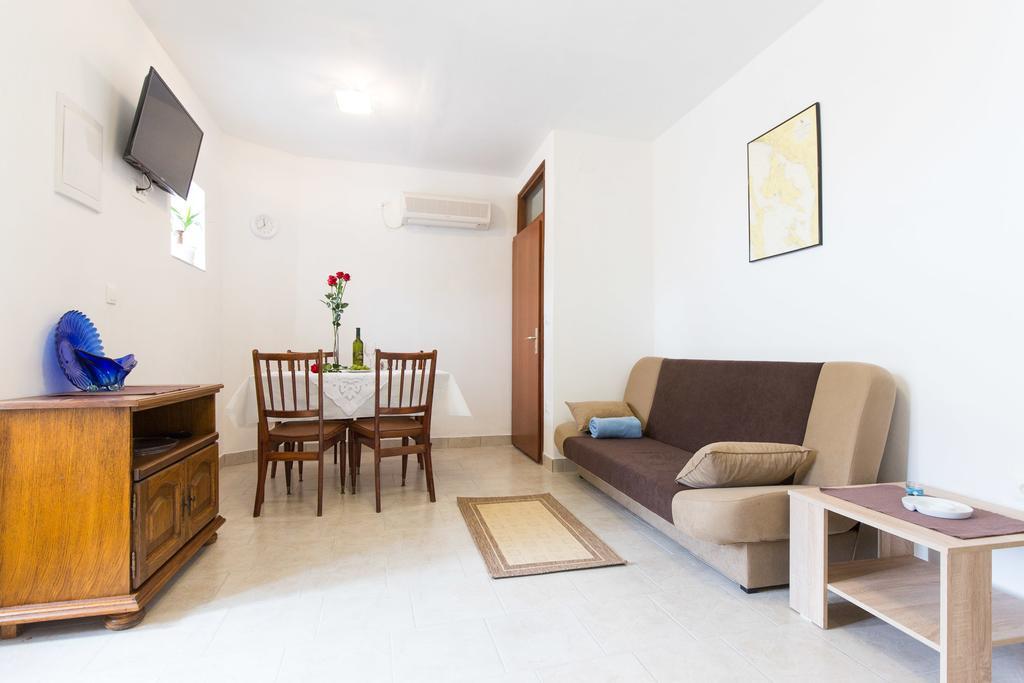 Holiday Home Mery Malinska Dış mekan fotoğraf